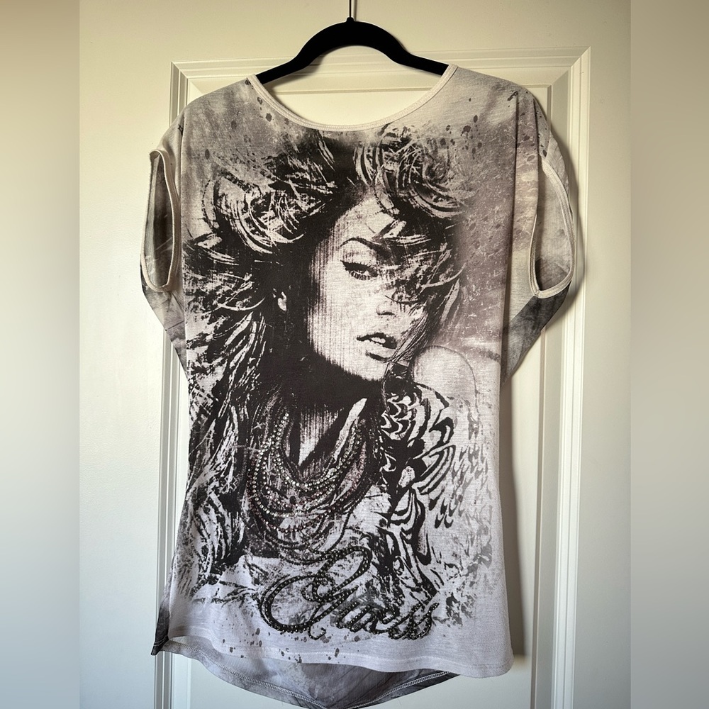 Flowy top from GUESS, size Medium